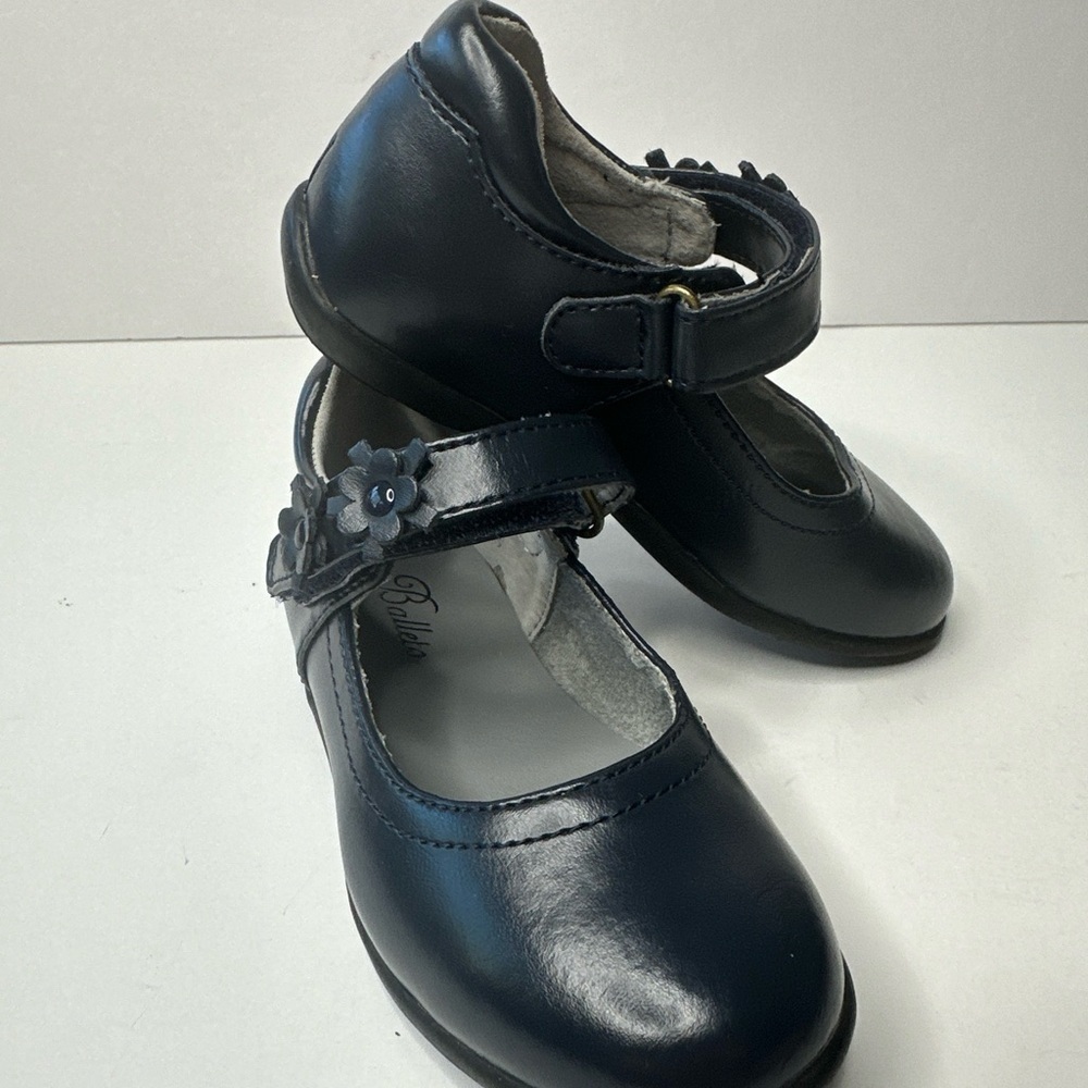 Balleto Girls Size 10M, Navy, Flower Strapped